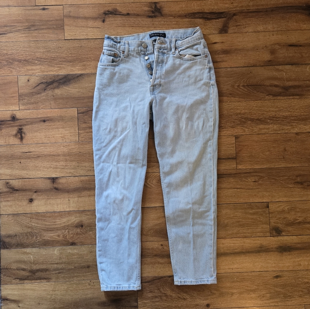 Aeropostale Light Wash Mom Jeans